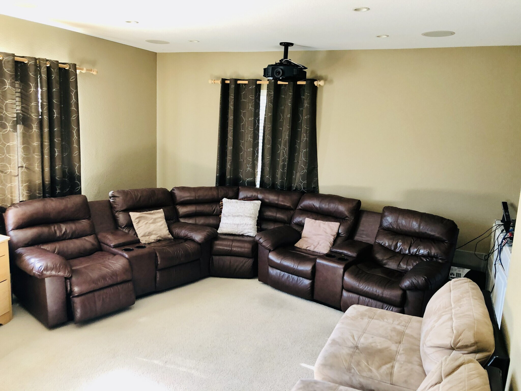 Building Photo - 2755 Huff Dr