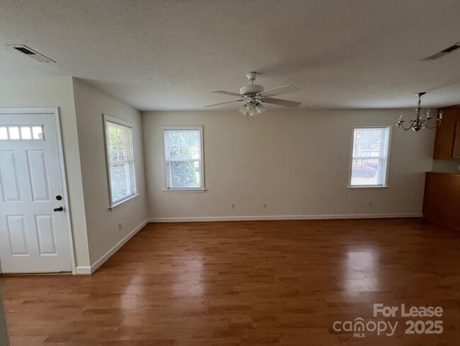 Building Photo - 841 Impala Dr