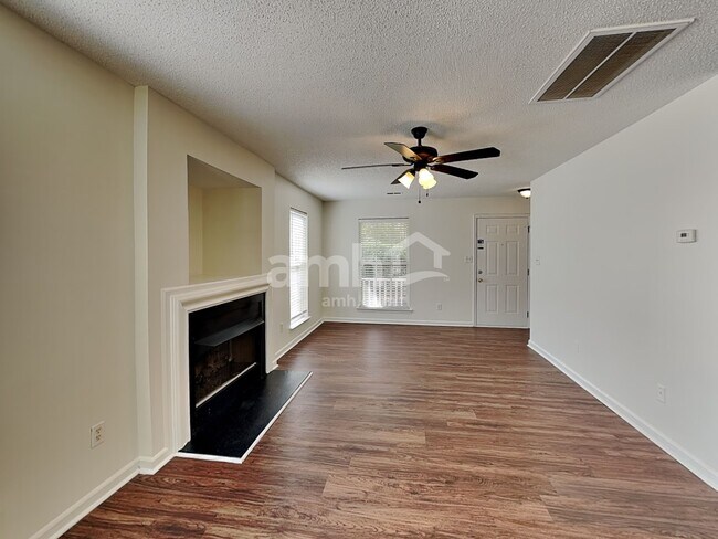 Building Photo - 6118 Goldenfield Dr