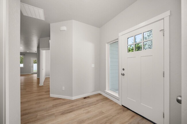 Building Photo - 4205 N Stout Ct