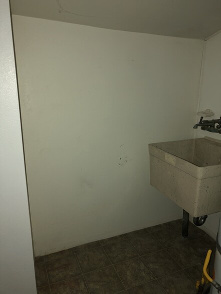 Laundry room sink - 557 Washington St