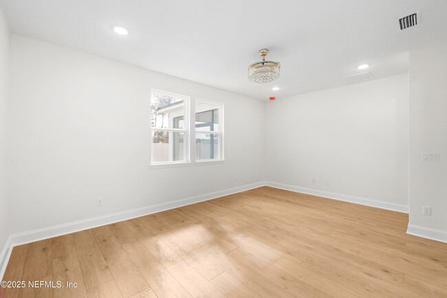 Building Photo - 42 Myrtle Oak Ct