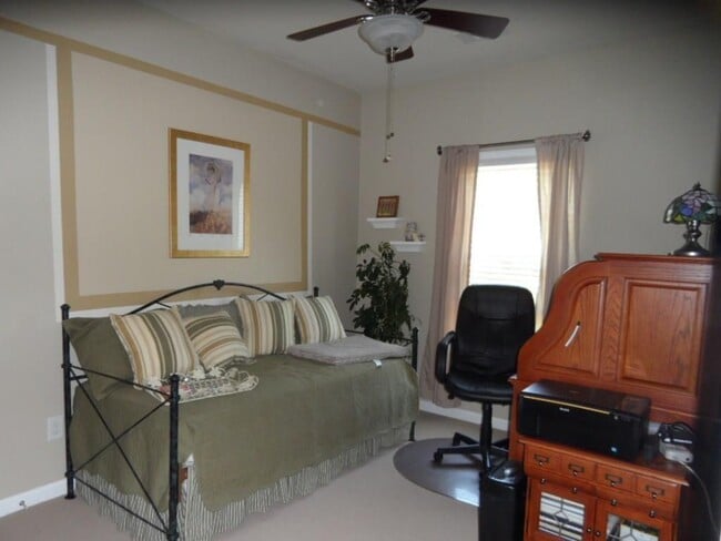 Building Photo - 5040 Hastings Terrace