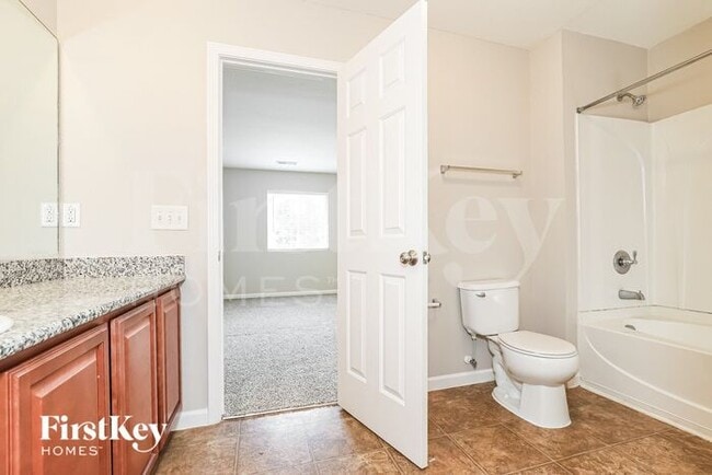 Building Photo - 304 Walnut Crossing Dr