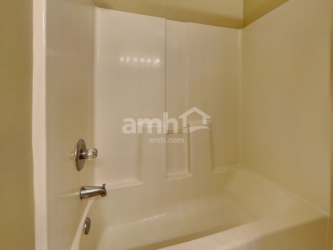 Building Photo - 10424 Frog Pond Dr