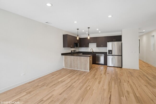 Building Photo - 1246 S Fairfield Ave