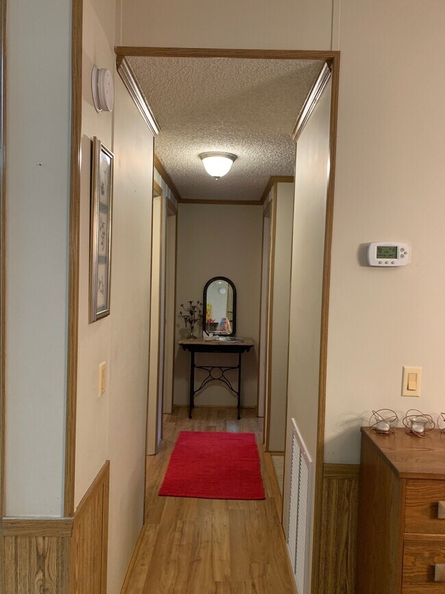Building Photo - Furnished spacious 3/2.5 home. Corporate a...