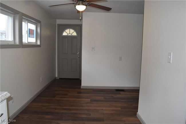 Building Photo - 205 McFadden St