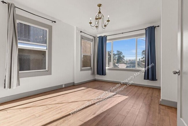 Building Photo - 2037 36th Ave