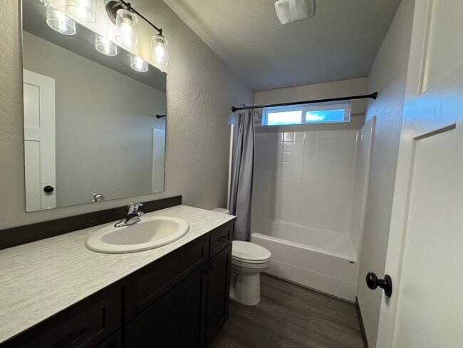 Building Photo - 12772 N Cavanaugh Dr