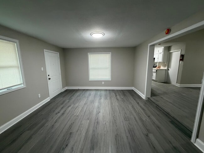 Building Photo - 5109 Maywood Dr