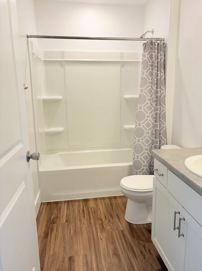 Building Photo - 3587 Grassland Dr