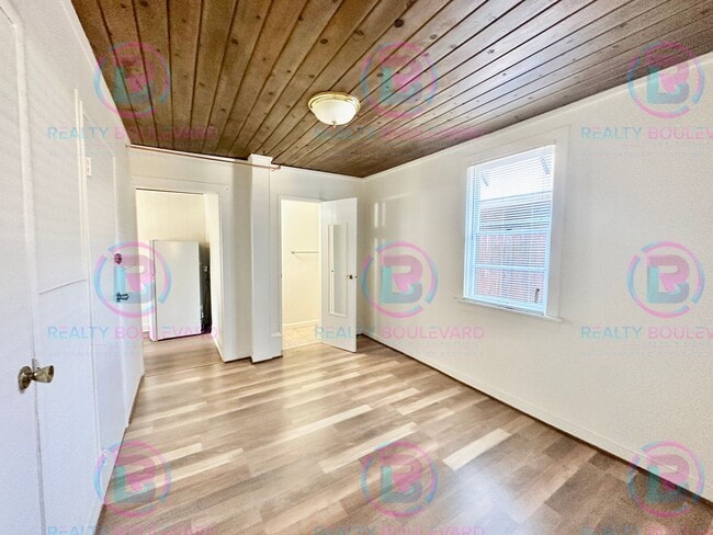 Building Photo - Charming 1-Bedroom Home in Desirable Old Southwest Reno – Lush Yard, Bonus Room & Unique Character!