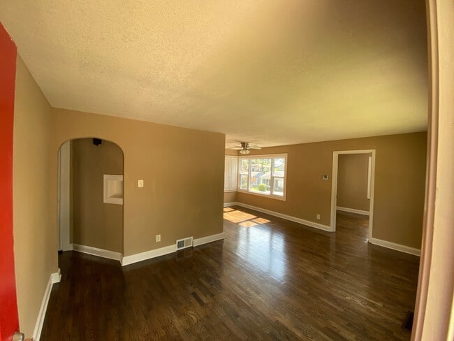 Building Photo - 1429 Grand Ave