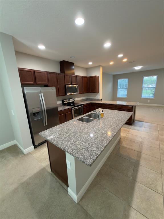 Building Photo - 15537 Honeybell Dr