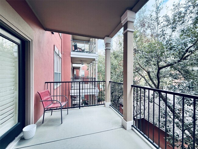 Building Photo - 2400 McCue Rd