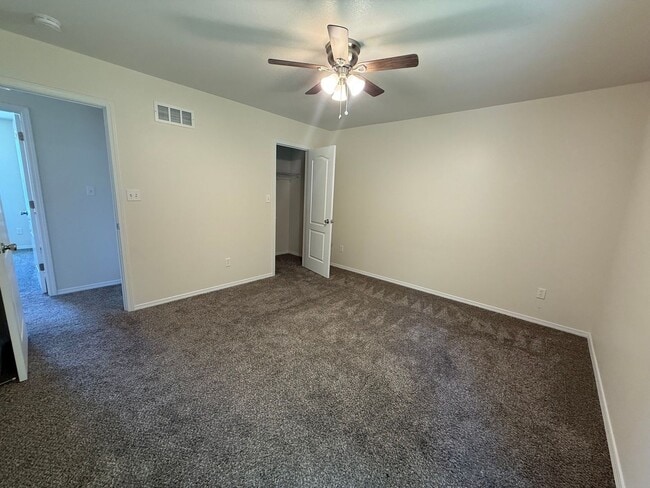 Building Photo - Beautiful 4 Bedroom!