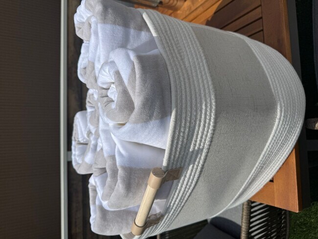 Building Photo - 1773 Torrance St