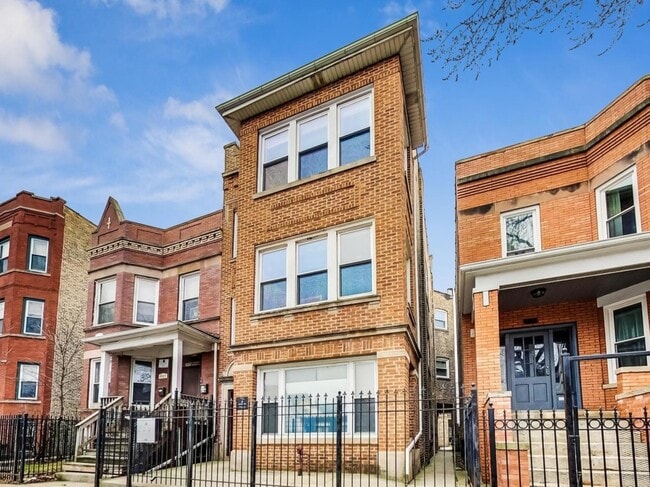 Primary Photo - 3613 W Palmer St