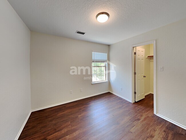 Building Photo - 412 Saddlehorn Way