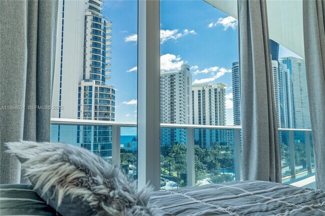 Building Photo - 17550 Collins Ave