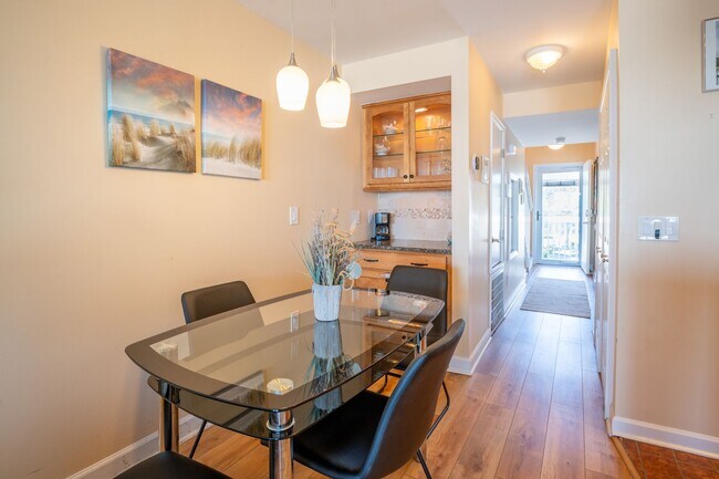 Building Photo - STAY OCEANFRONT FOR THE WINTER!