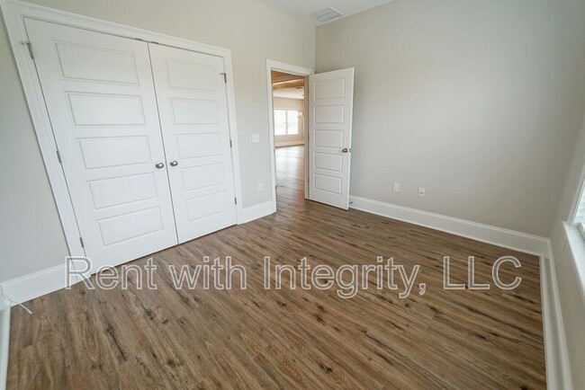 Building Photo - 3831 Arbor Dr