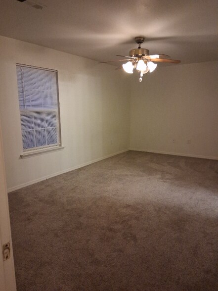 Building Photo - 316 Ewalt Ave