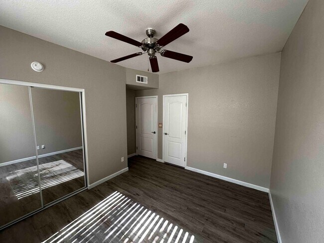 Building Photo - Summerlin 2 Bedroom Condo