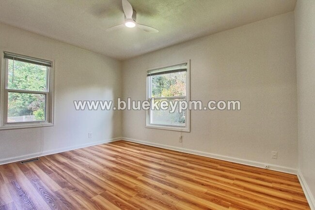 Building Photo - 4 Bedroom, 2 Bath Home with Primary on Main Floor, Basement and Large Fenced Yard