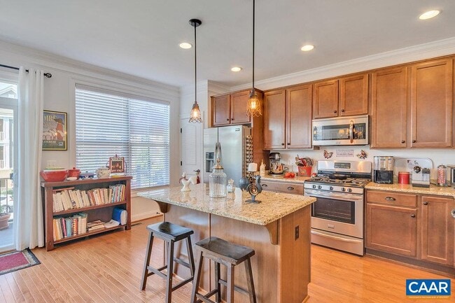 Building Photo - 982 Belvedere Way