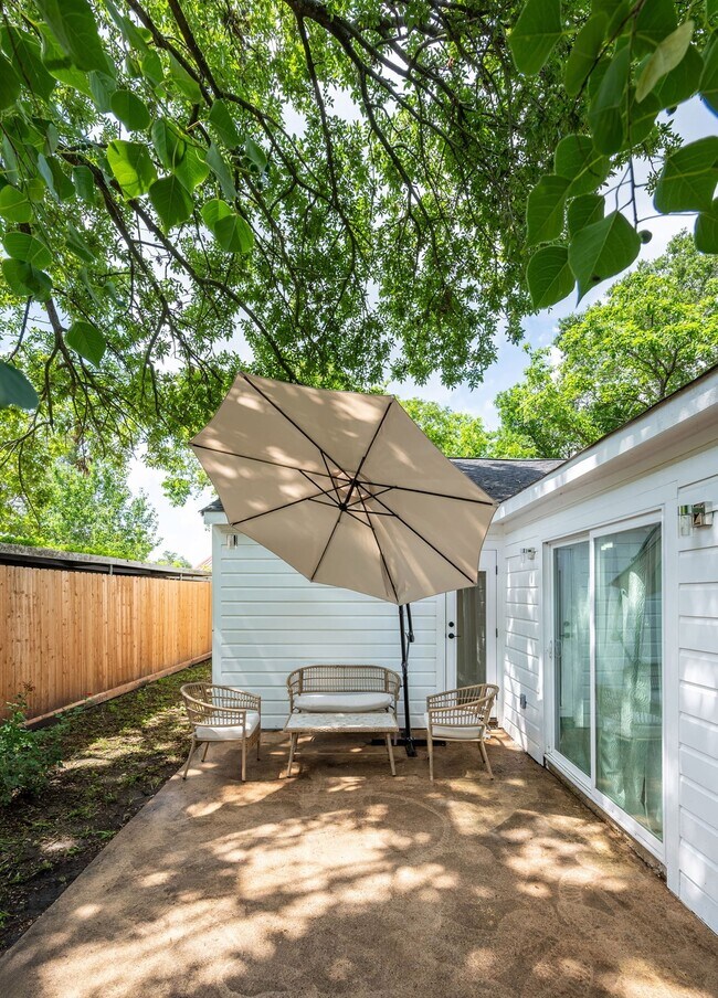 Building Photo - 4805 Southwind St