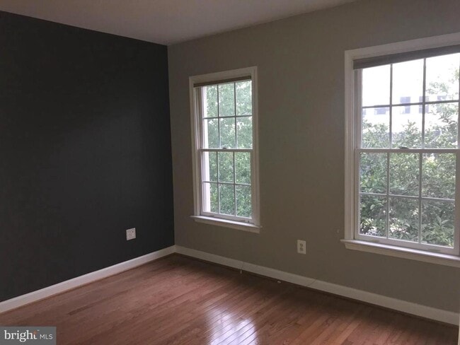 Building Photo - 1406 Ingleside Ave