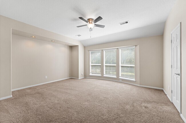 Building Photo - 406 Oak Stream Dr
