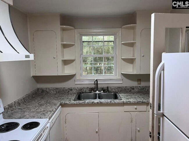 Building Photo - 612 S Beltline Blvd