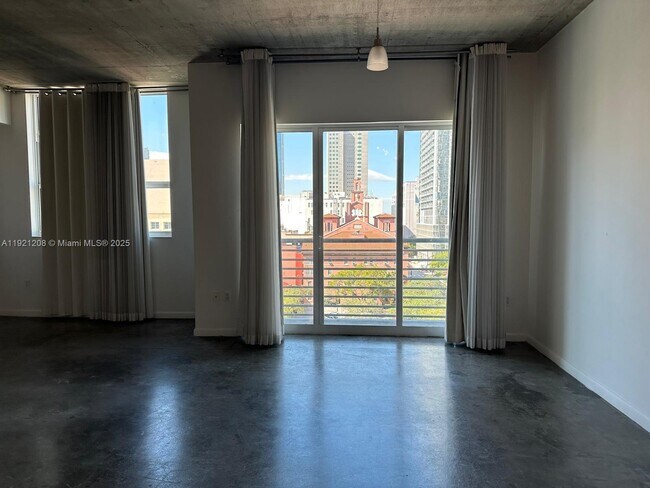 Building Photo - 133 NE 2nd Ave