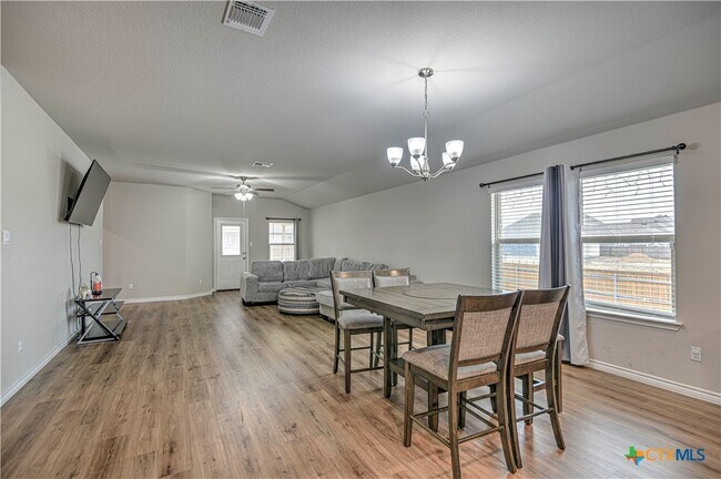 Building Photo - 1957 Rosson St