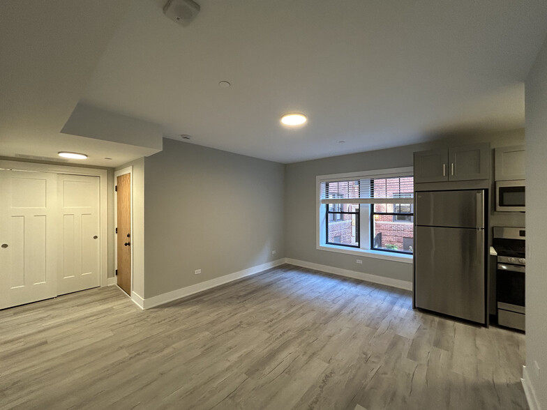 Building Photo - 1131 Oak Ave