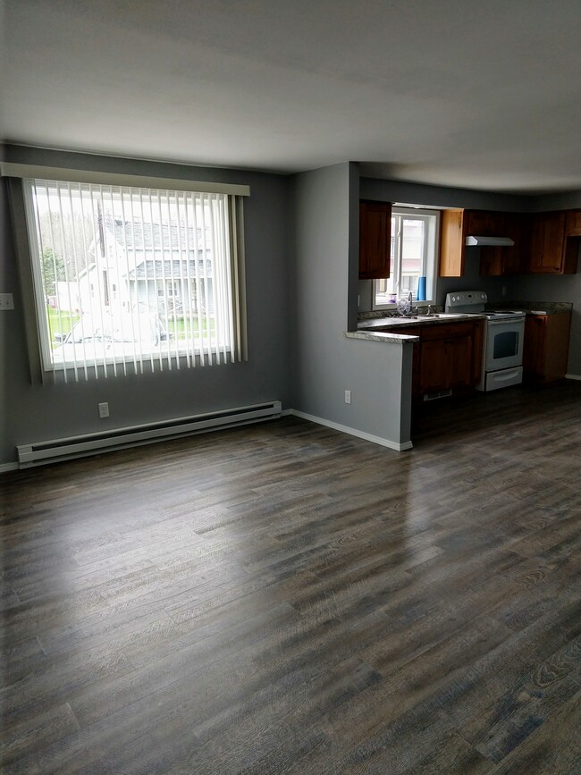 Living Room - 18835 Tisch Mills Rd