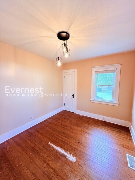 Building Photo - 1803 Talbot St