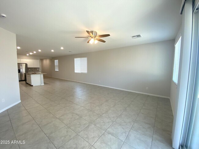 Building Photo - 24620 W Mohave St