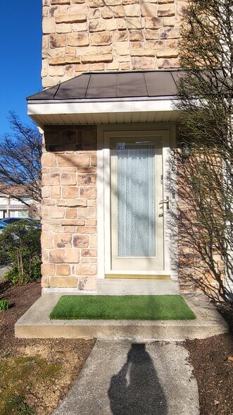 Building Photo - 348 New Market Ct