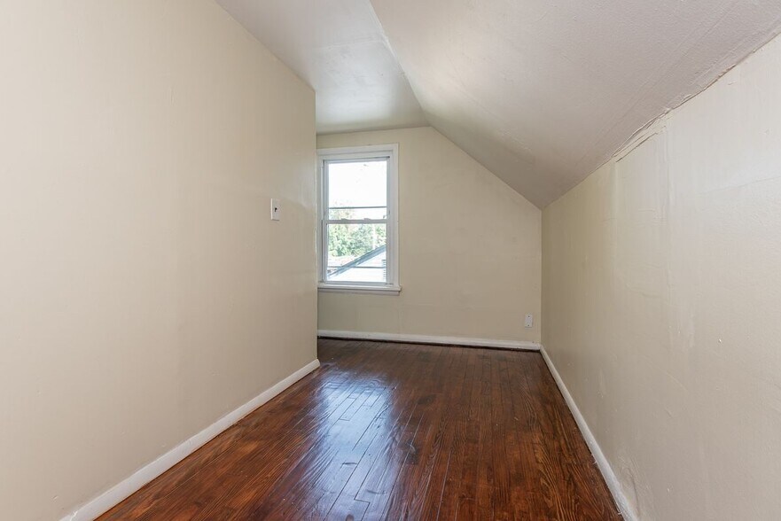 Building Photo - 6325 Jefferson Ave