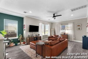 Building Photo - 810 Dakota St