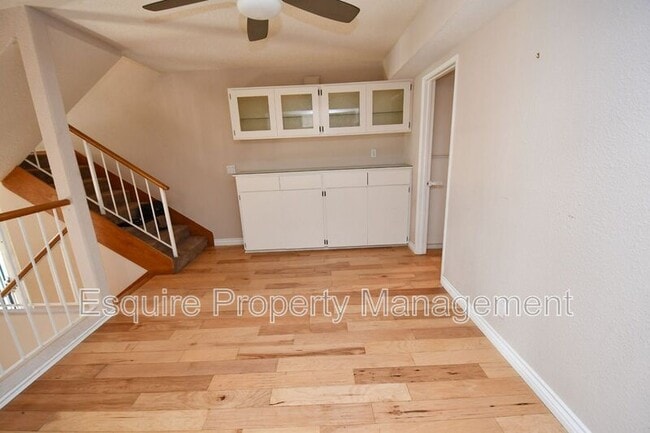 Building Photo - 580 Rosewood Ave