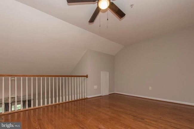 Building Photo - 117 Longpoint Way