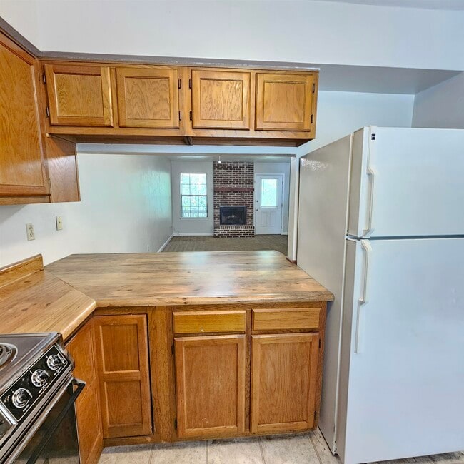 Building Photo - 2927 Woodrich Dr