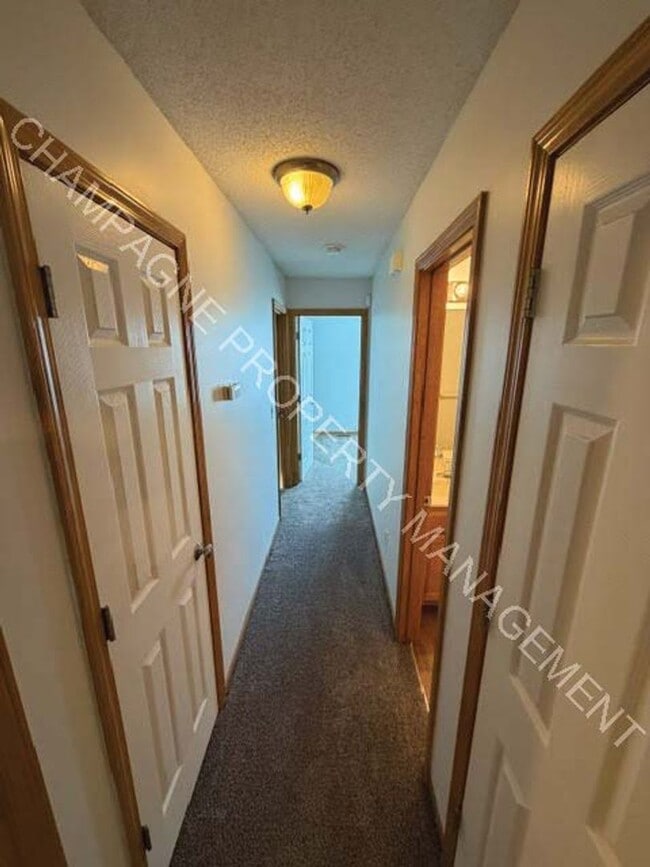 Building Photo - 6524/6528 NE 44th St