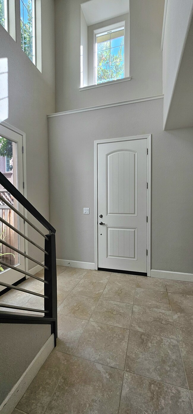 Building Photo - 3893 Fiano Cmn