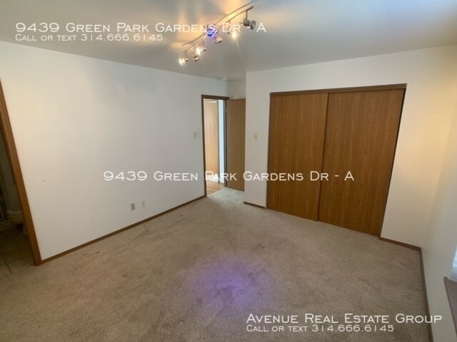 Building Photo - 9439 Green Park Gardens Dr